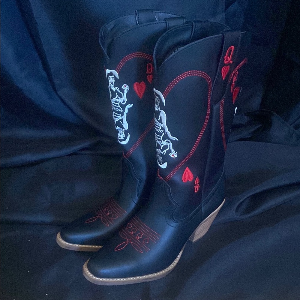 Black & Red Queen of Hearts Cowboy Boots - Women's Western Boots
